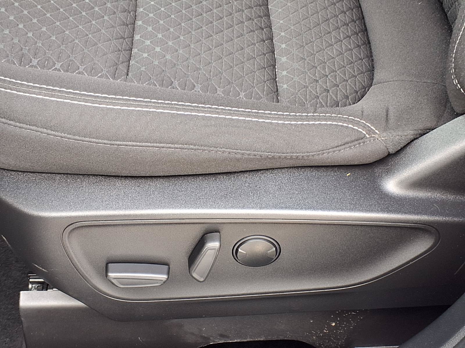 Certified 2023 Ford Escape Active AWD/4WD image 4