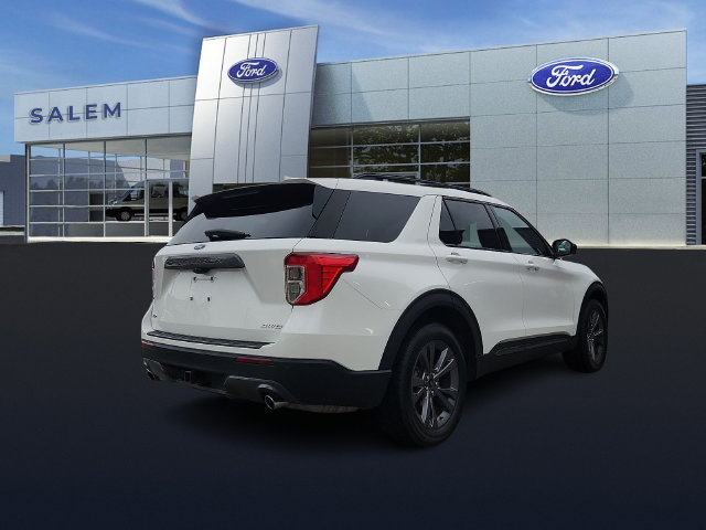 Certified 2023 Ford Explorer XLT w/ Equipment Group 202A AWD/4WD image 3