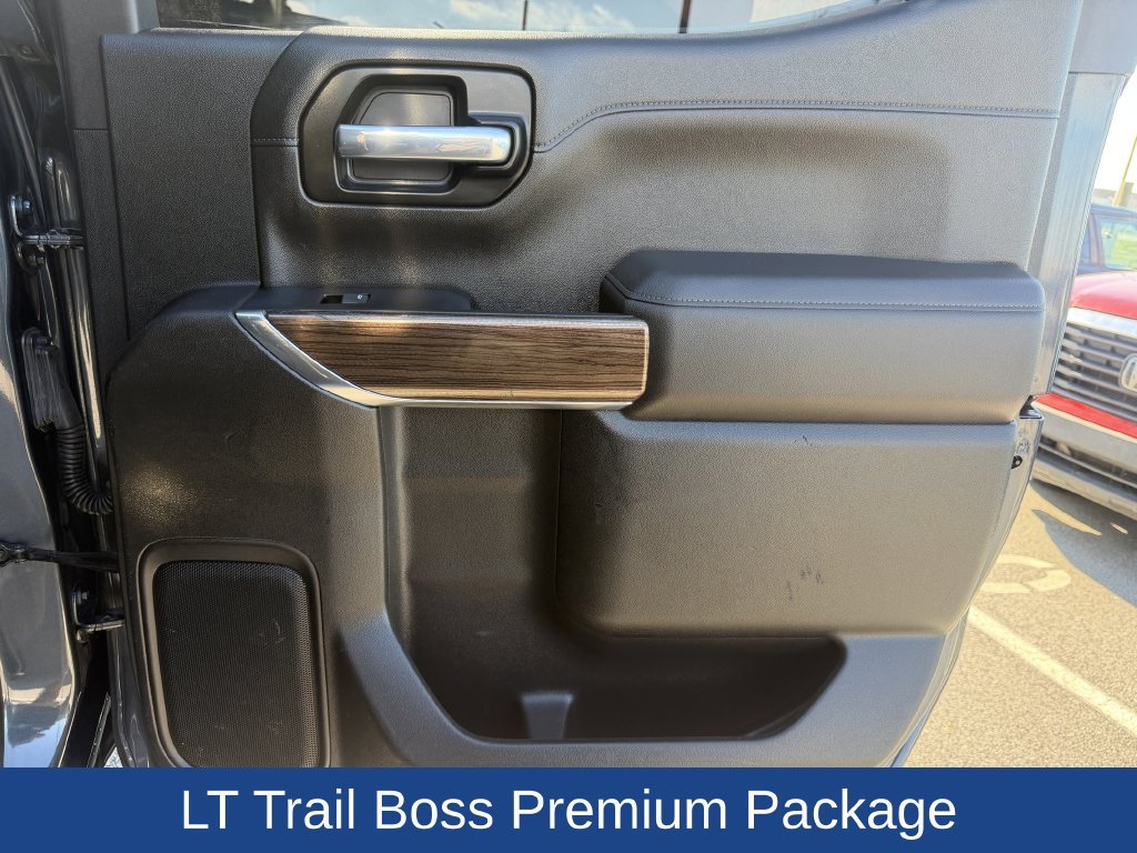 Used 2021 Chevrolet Silverado 1500 LT Trail Boss w/ LT Trail Boss Premium Package AWD/4WD image 27