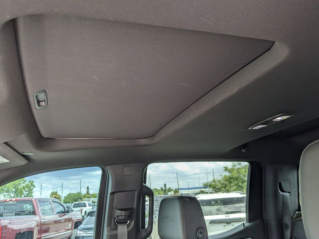 Used 2022 GMC Sierra 1500 AT4 w/ AT4 Premium Package AWD/4WD image 17
