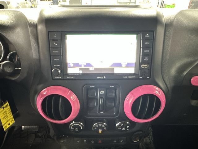 Used 2017 Jeep Wrangler Unlimited Rubicon w/ Connectivity Group AWD/4WD image 29