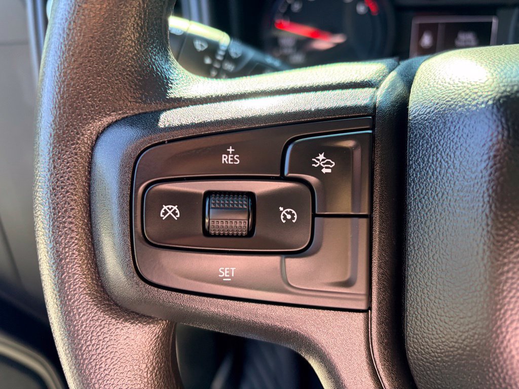 Used 2026 Chevrolet Silverado 1500 Custom Trail Boss w/ LPO, Dark Essentials Package AWD/4WD image 9