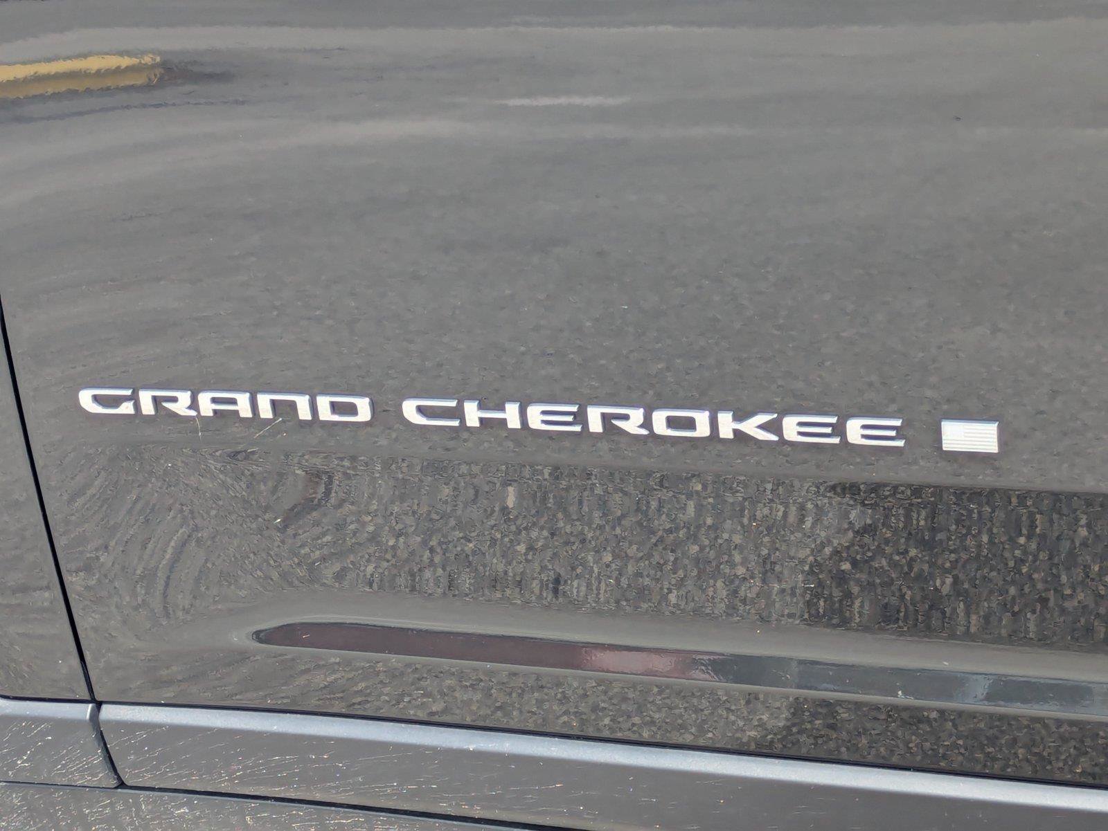 Used 2023 Jeep Grand Cherokee Limited AWD/4WD image 9