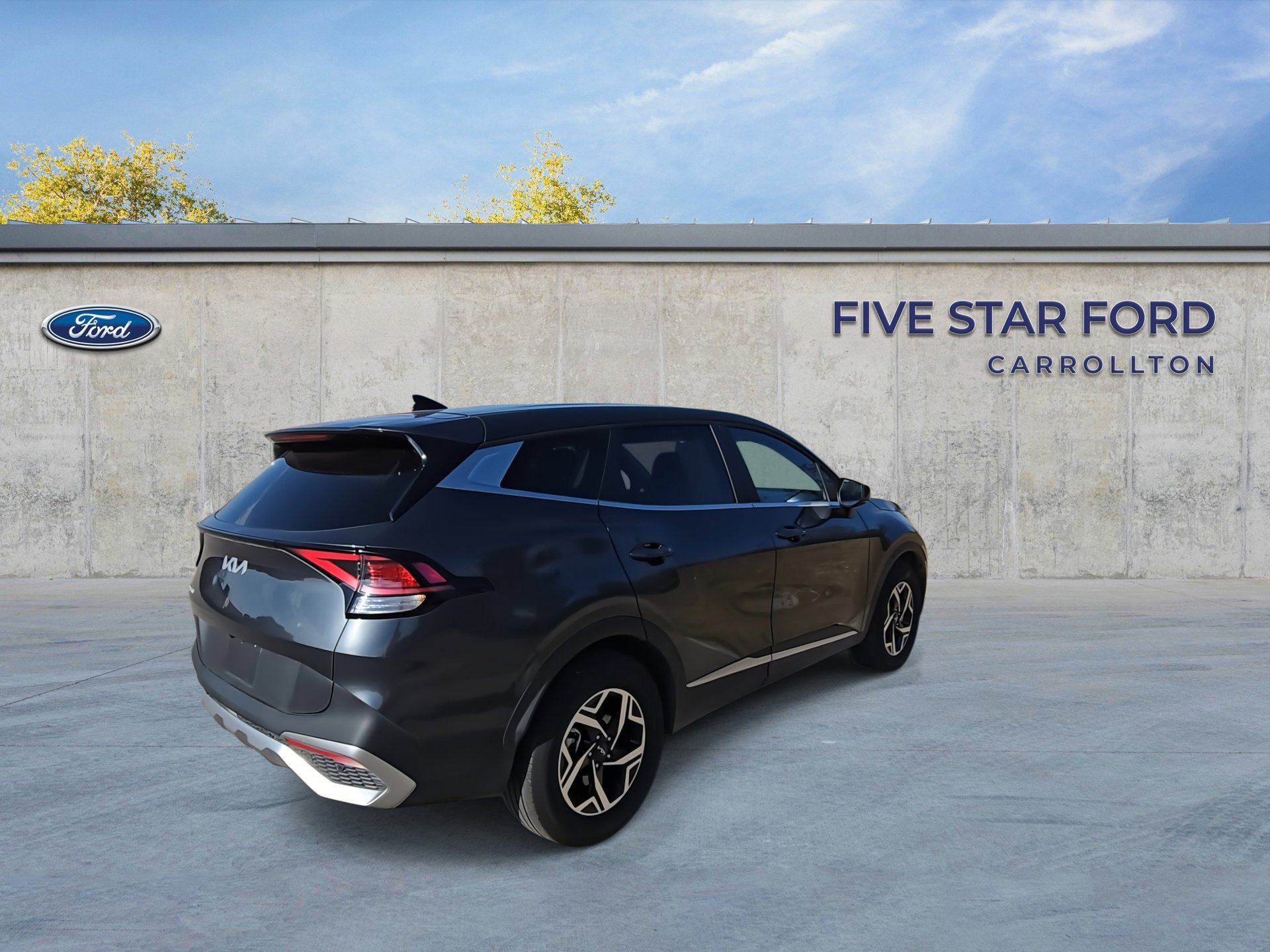 Used 2024 Kia Sportage LX image 9