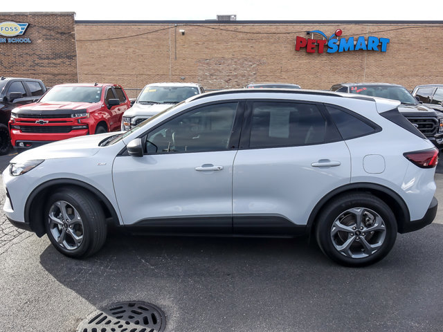 Certified 2025 Ford Escape ST-Line w/ Equipment Group 301A FWD image 5
