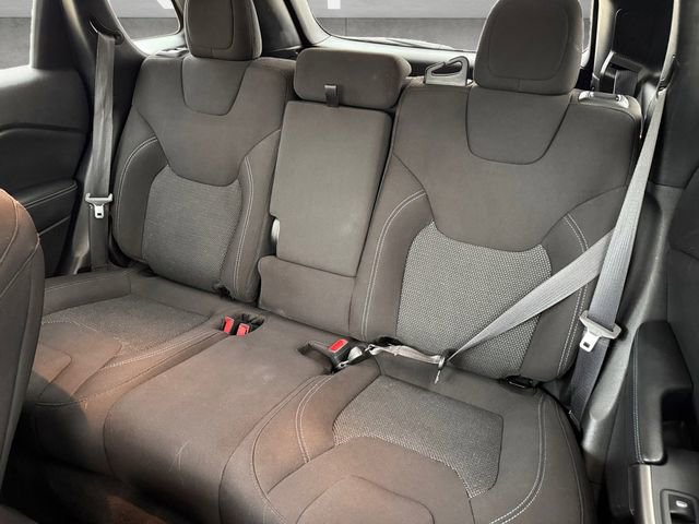 Used 2020 Jeep Cherokee Latitude image 22