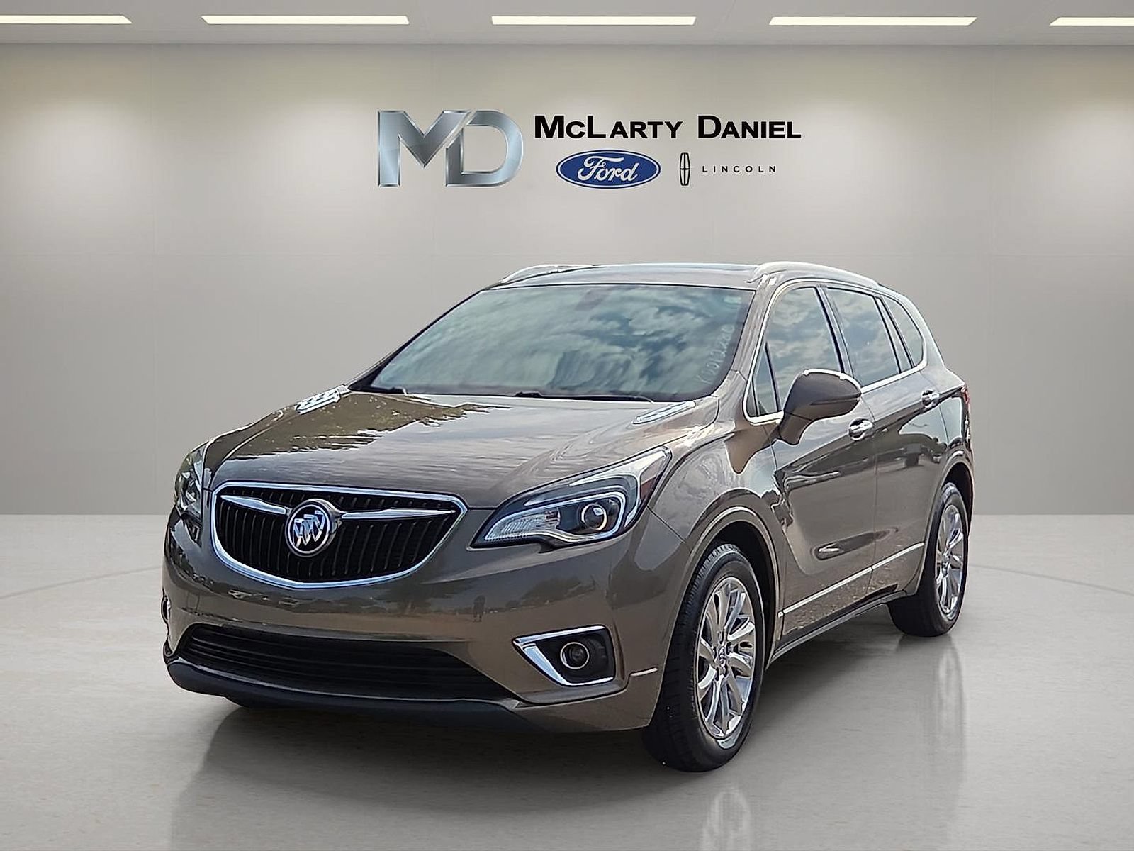 Used 2019 Buick Envision Essence FWD image 2