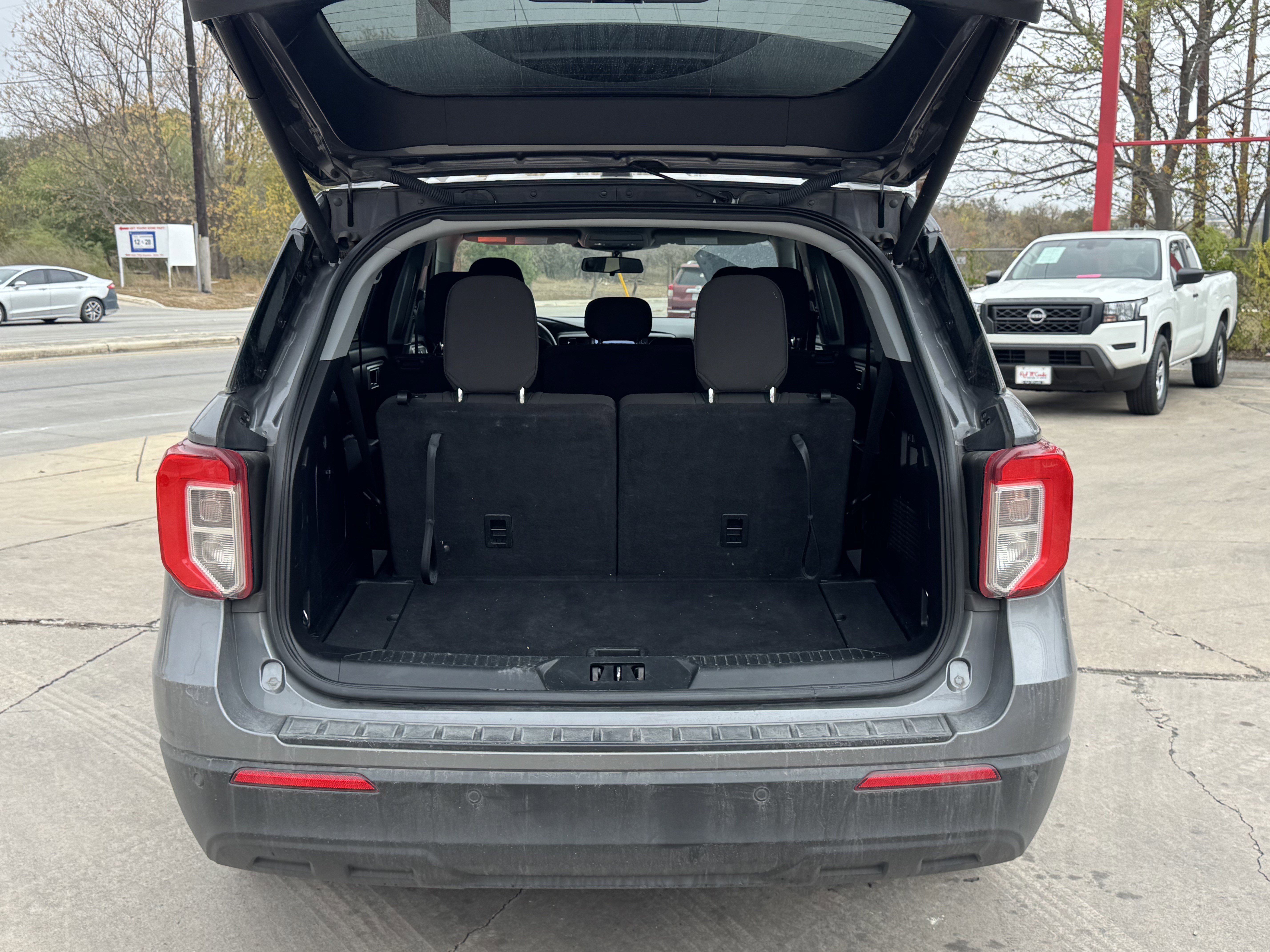 Certified 2021 Ford Explorer XLT image 8