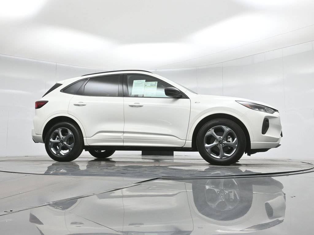 Certified 2023 Ford Escape ST-Line w/ Tech Pack #1 image 4