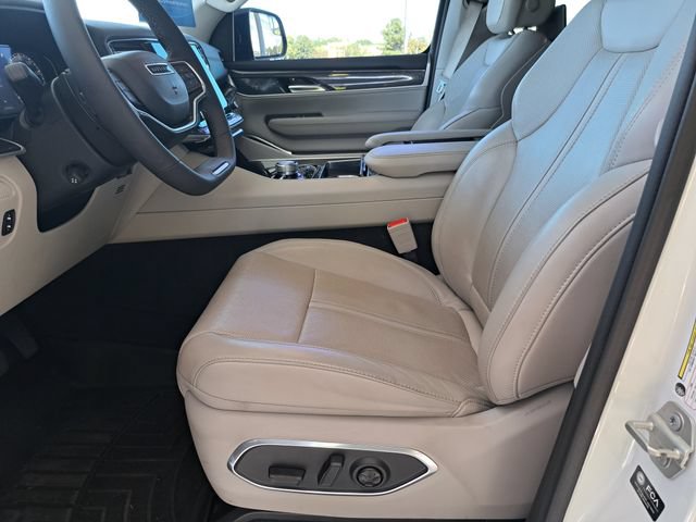 Used 2024 Jeep Wagoneer 4WD w/ Premium Group I image 21