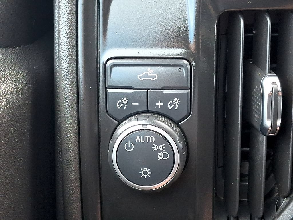 Used 2020 Chevrolet Silverado 1500 Custom w/ Custom Value Package RWD image 25