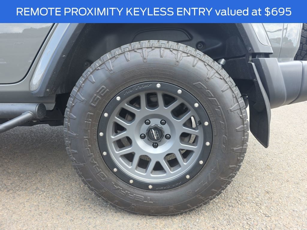 Used 2021 Jeep Wrangler Unlimited Sahara AWD/4WD image 13