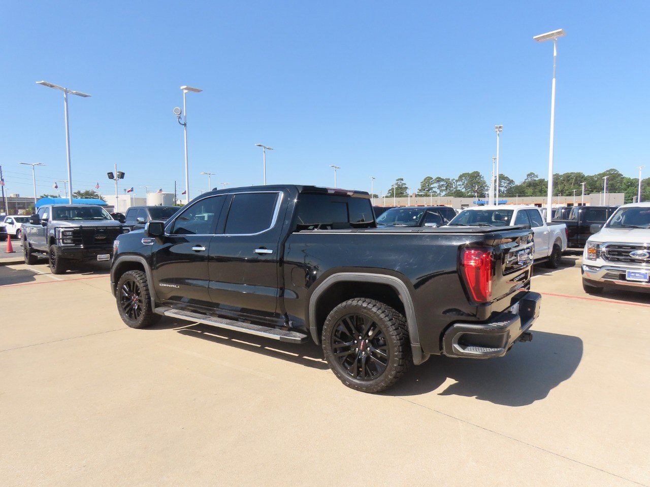 Used 2021 GMC Sierra 1500 Denali w/ Driver Alert Package II AWD/4WD image 16