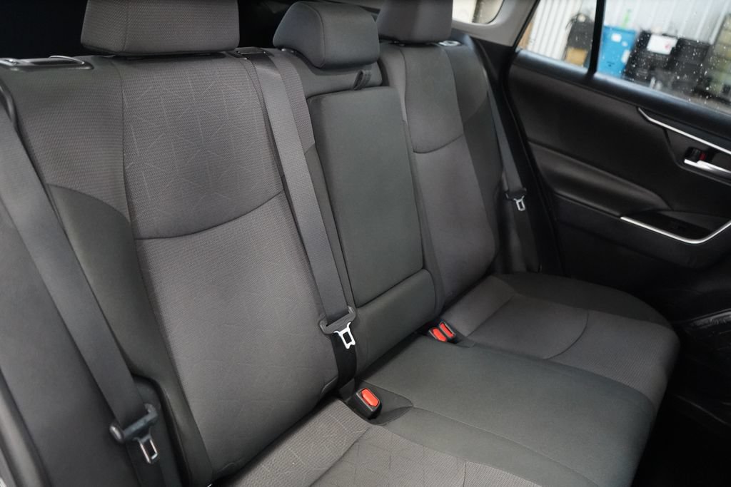 Used 2025 Toyota RAV4 XLE AWD/4WD image 23