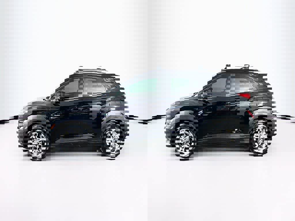 Used 2023 Hyundai Kona SEL image 3