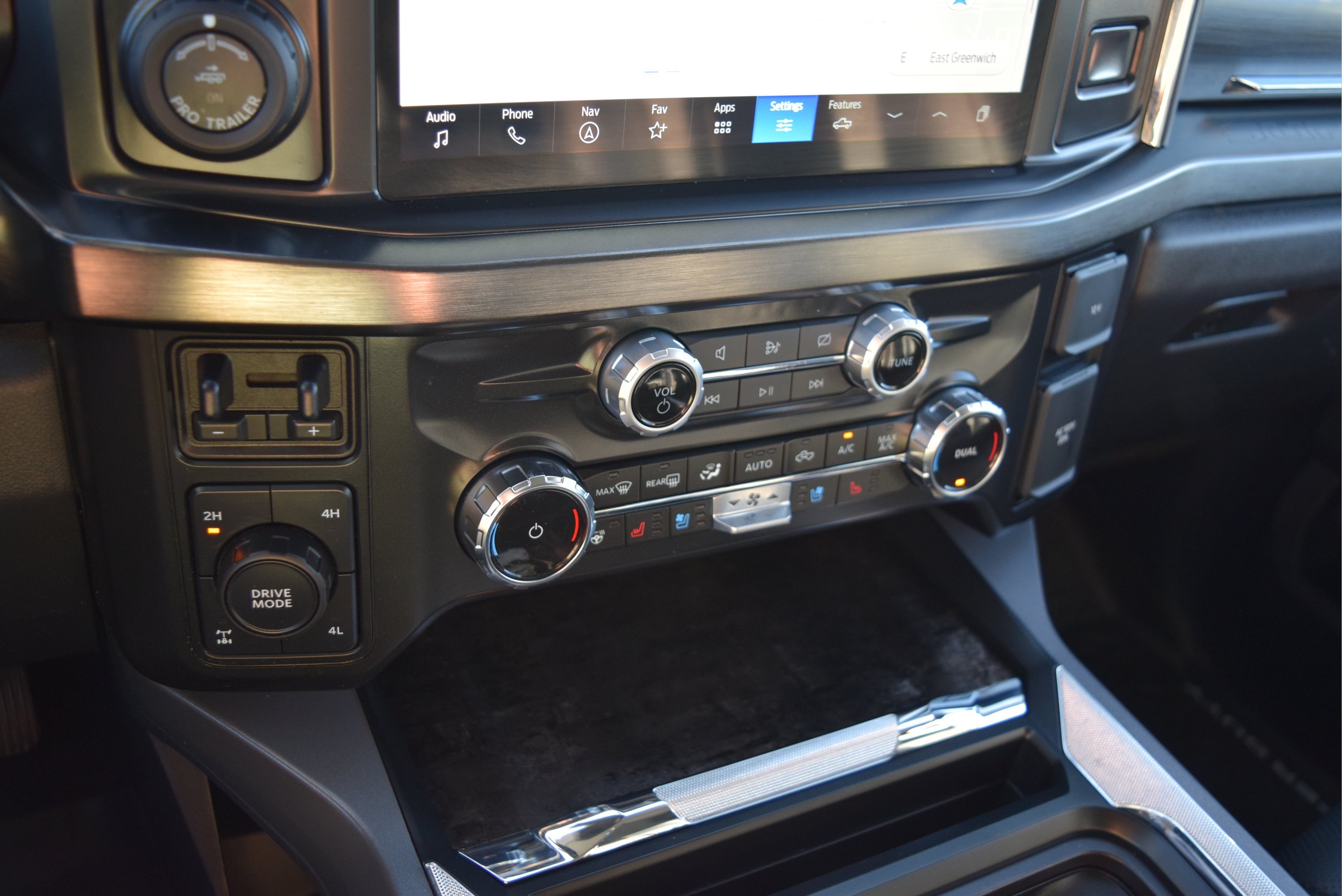 Certified 2024 Ford F350 Lariat w/ Lariat Ultimate Package AWD/4WD image 16
