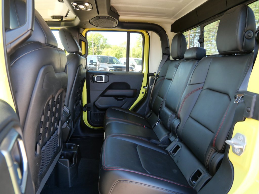 Used 2023 Jeep Gladiator Rubicon w/ Cold Weather Group AWD/4WD image 18
