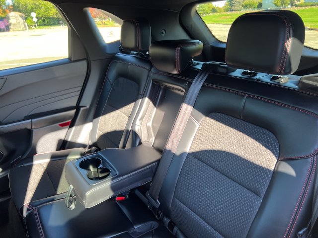 Certified 2025 Ford Escape ST-Line Select AWD/4WD image 25