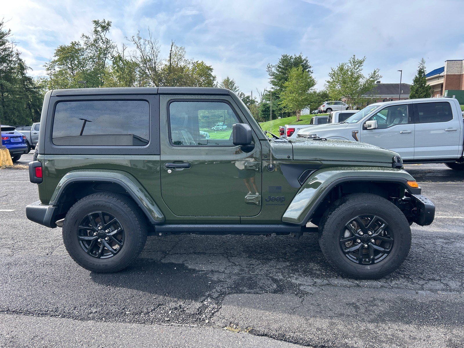 Used 2023 Jeep Wrangler Sport AWD/4WD image 4