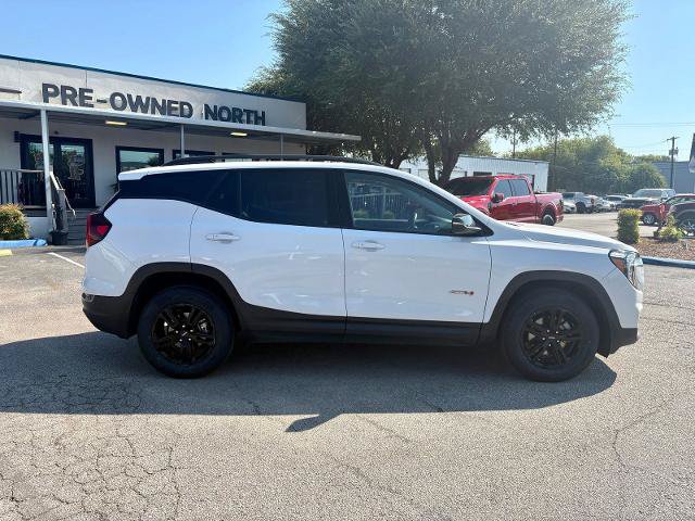 Used 2023 GMC Terrain AT4 AWD/4WD image 2