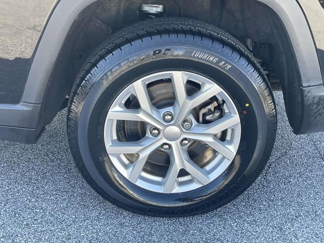 Used 2023 Jeep Grand Cherokee L Limited w/ Luxury Tech Group II image 10