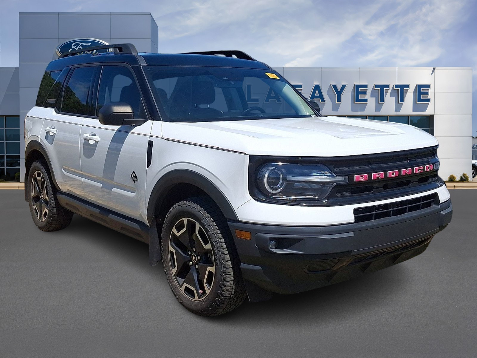 Certified 2022 Ford Bronco Sport Outer Banks w/ Tech Package AWD/4WD image 1