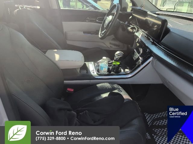 Used 2024 Kia Carnival SX Prestige image 11