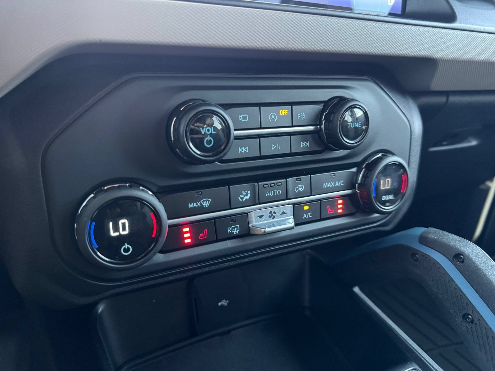 Certified 2023 Ford Bronco Wildtrak AWD/4WD image 25