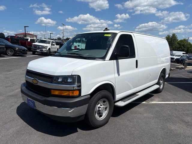 Used 2025 Chevrolet Express 2500 w/ Driver Convenience Package RWD image 7