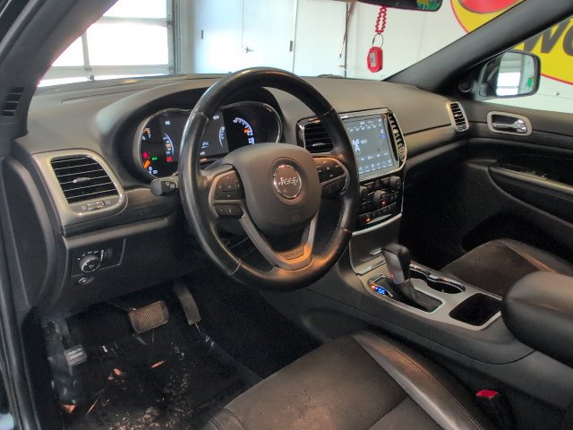 Used 2021 Jeep Grand Cherokee Laredo X AWD/4WD image 11