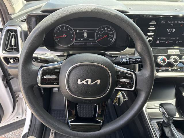 Used 2023 Kia Sorento LX AWD/4WD image 10