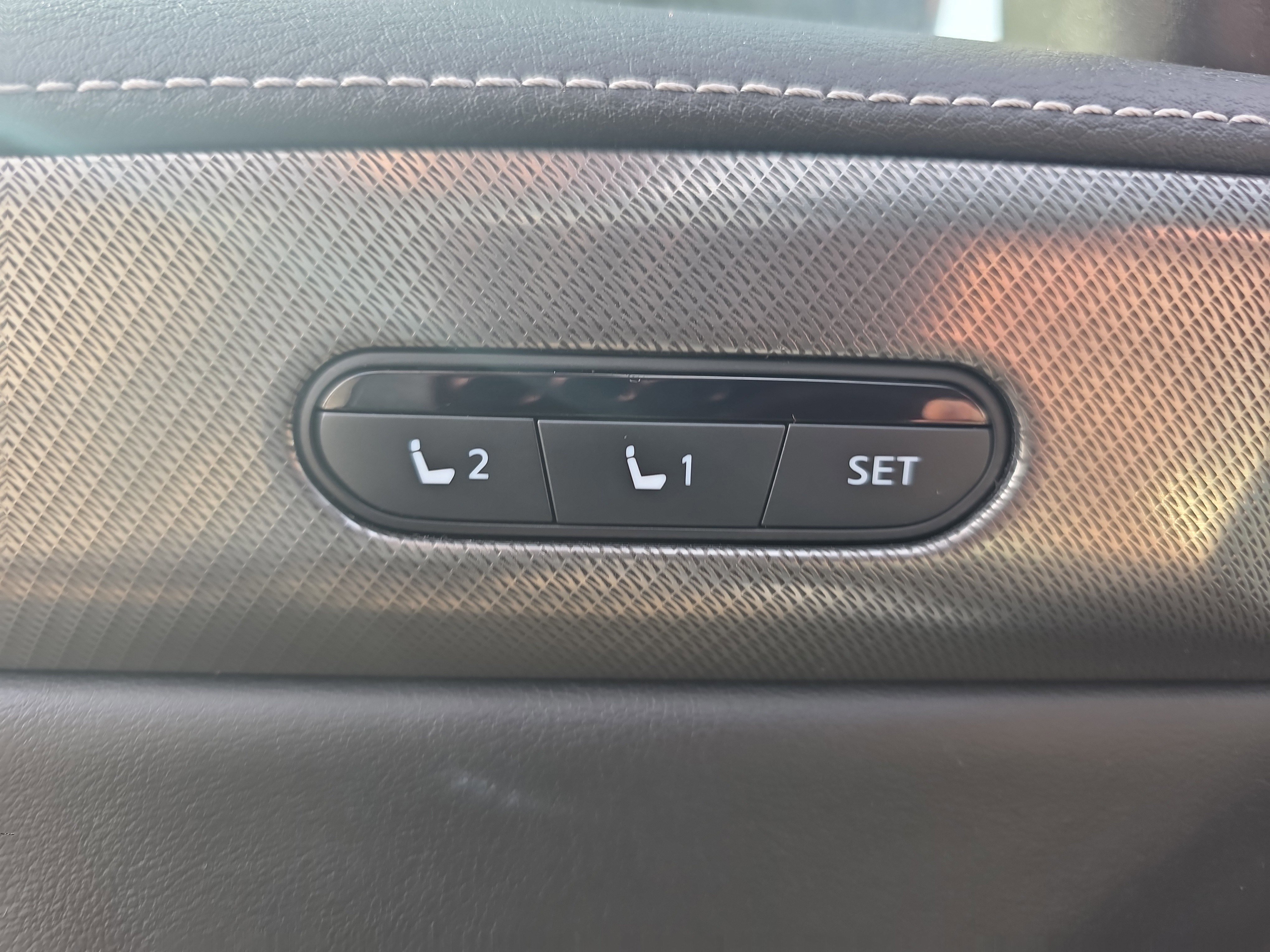 Used 2023 INFINITI QX60 Luxe w/ Cargo Package image 28