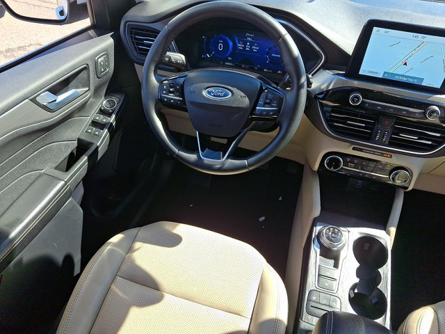 Certified 2022 Ford Escape Titanium w/ Class II Trailer Tow Package AWD/4WD image 15