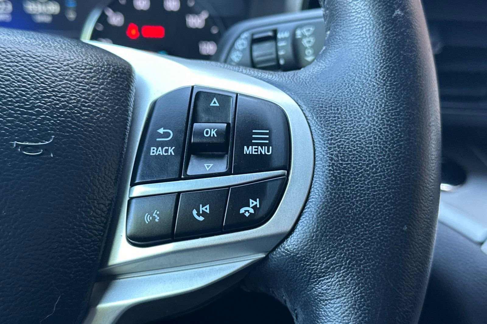 Certified 2023 Ford Explorer XLT RWD image 39