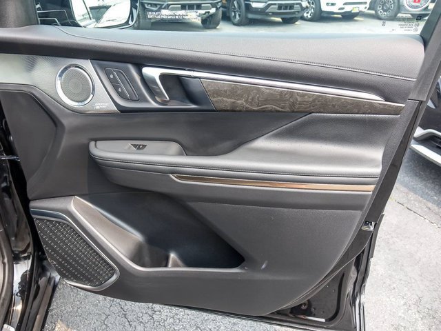 Used 2025 Buick Enclave Avenir w/ Trailering Package, 5000 lbs. AWD/4WD image 34