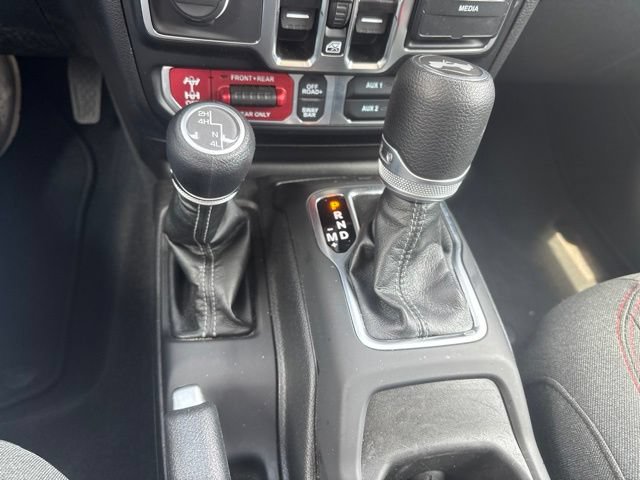 Used 2025 Jeep Wrangler Unlimited Rubicon AWD/4WD image 22