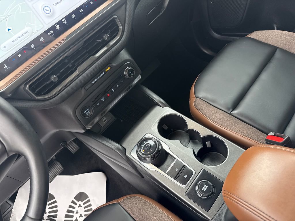 Certified 2025 Ford Bronco Sport Outer Banks w/ Outer Banks Tech Package+ AWD/4WD image 19