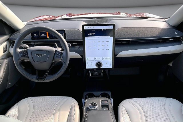 Certified 2021 Ford Mustang Mach-E Premium AWD/4WD image 7