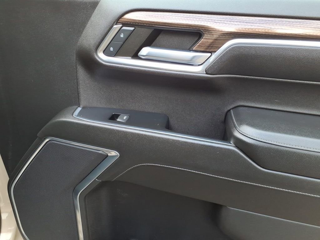 Used 2022 Chevrolet Silverado 1500 LT Trail Boss image 9