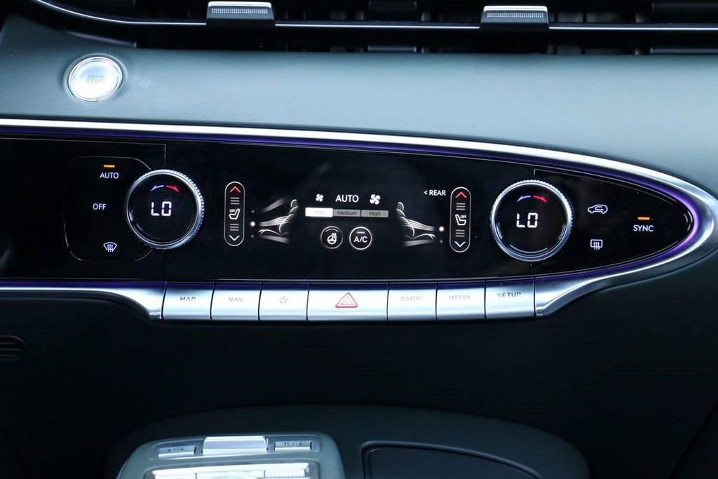 Used 2023 Genesis GV70 2.5T w/ Advanced Package image 30