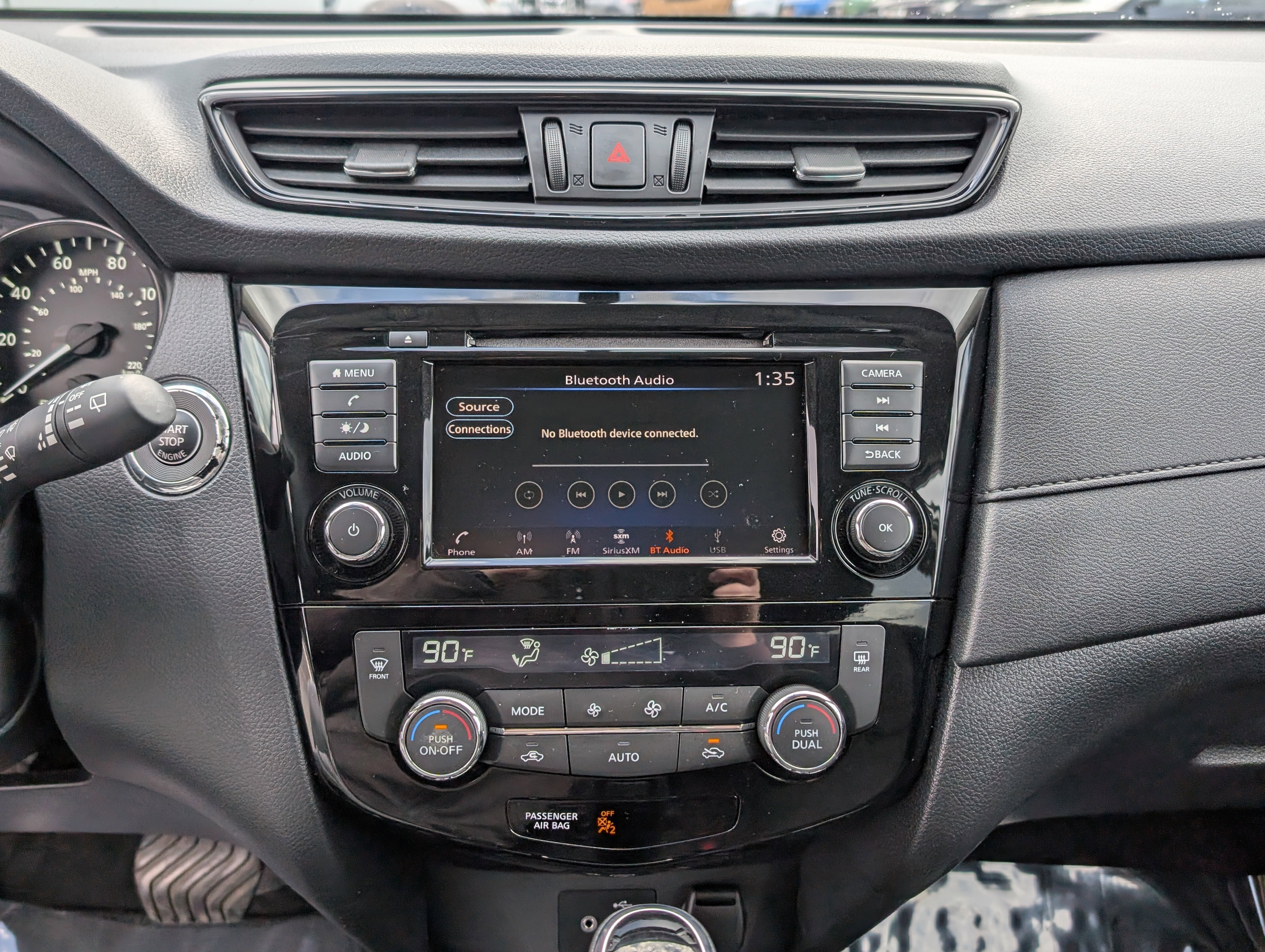 Used 2018 Nissan Rogue SV image 17