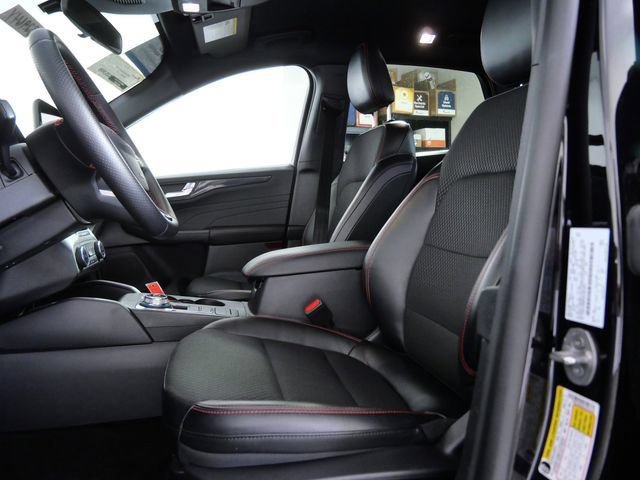 Certified 2025 Ford Escape ST-Line AWD/4WD image 16