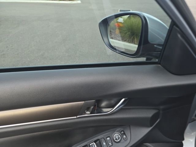 Used 2019 Honda Accord Hybrid image 6