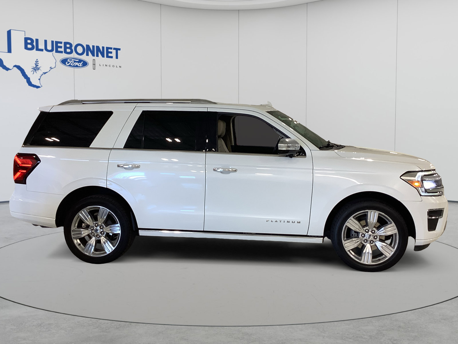 Certified 2023 Ford Expedition Platinum RWD image 3