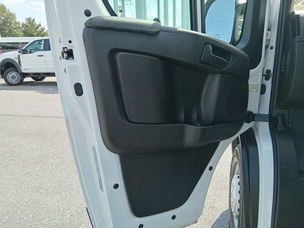 Used 2024 RAM ProMaster 2500 w/ Convenience Group FWD image 15