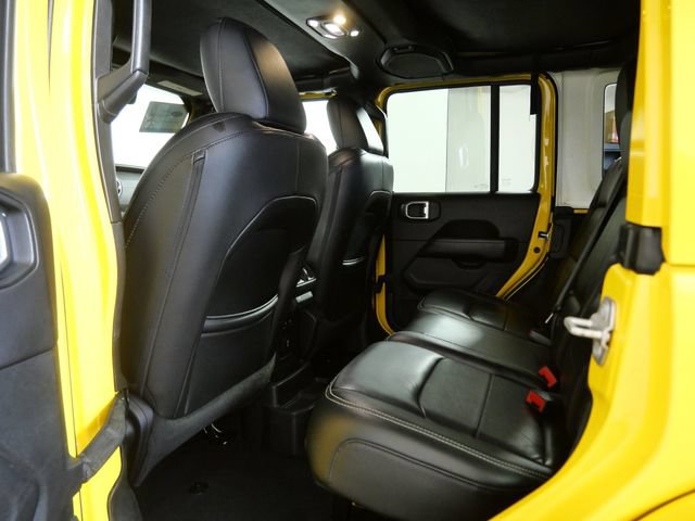 Used 2019 Jeep Wrangler Unlimited Sahara w/ Uconnect 4C Nav & Sound Group AWD/4WD image 16