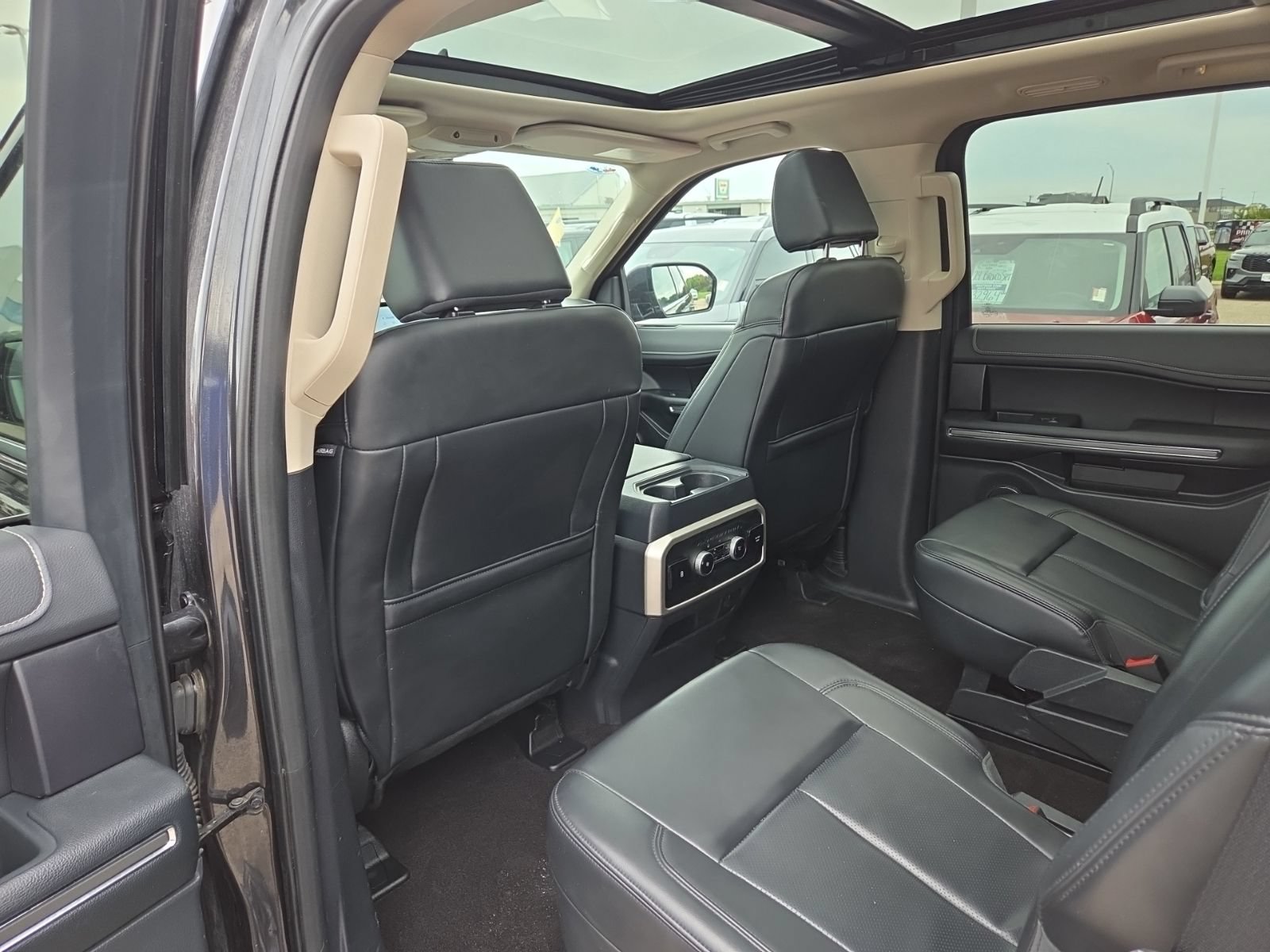 Certified 2023 Ford Expedition XLT AWD/4WD image 16