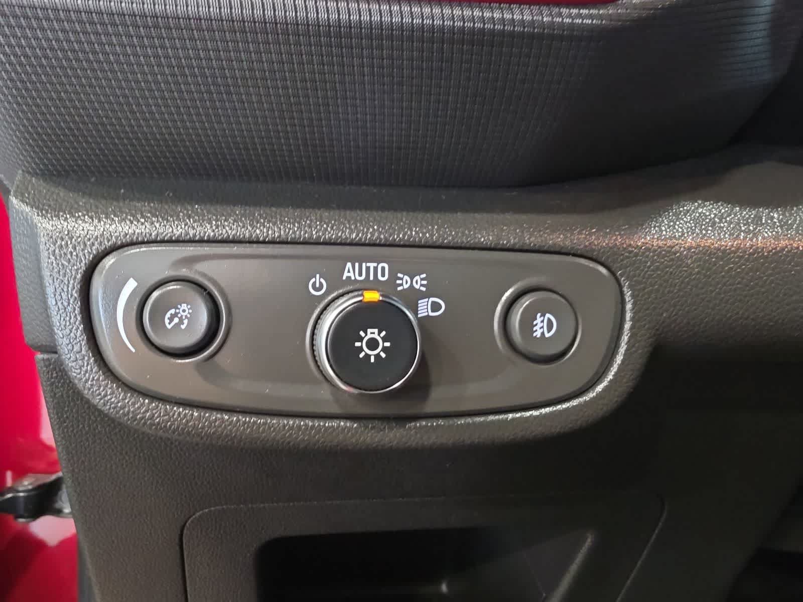 Used 2022 Chevrolet TrailBlazer RS w/ Technology Package FWD image 14