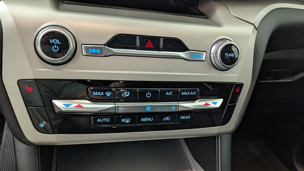 Certified 2022 Ford Explorer XLT w/ Equipment Group 202A image 28