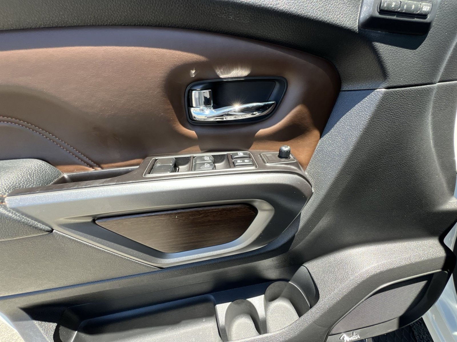 Used 2019 Nissan Titan Platinum Reserve w/ Platinum Utility Package AWD/4WD image 23